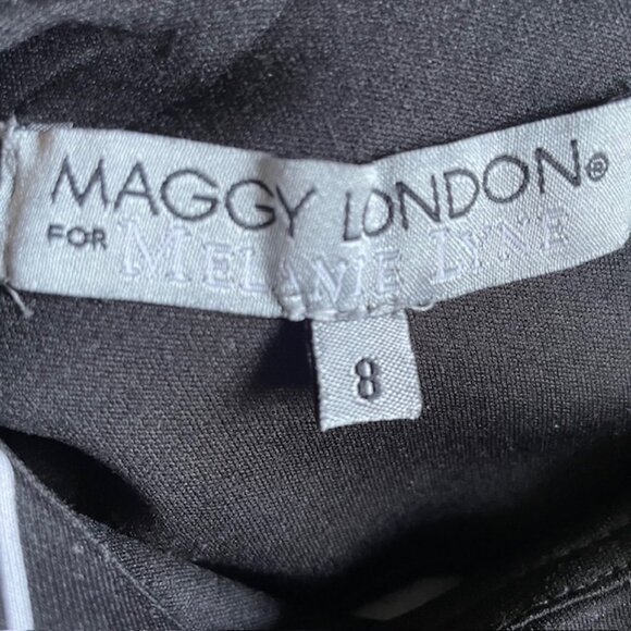 Black and white striped dress by Maggy London for Melanie Lyne - Picture 3 of 3